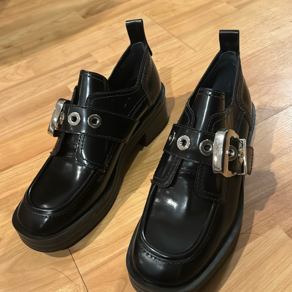 Brand new Larroude Loafer